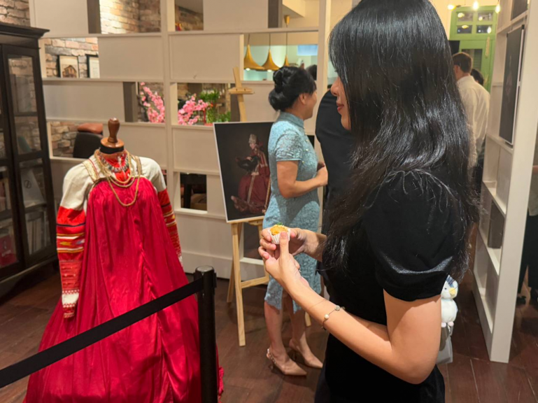 On Exhibition “Exquisite Elegance: Celebrating Sarafan Designs”. A Tribute to Russian Culture in Singapore